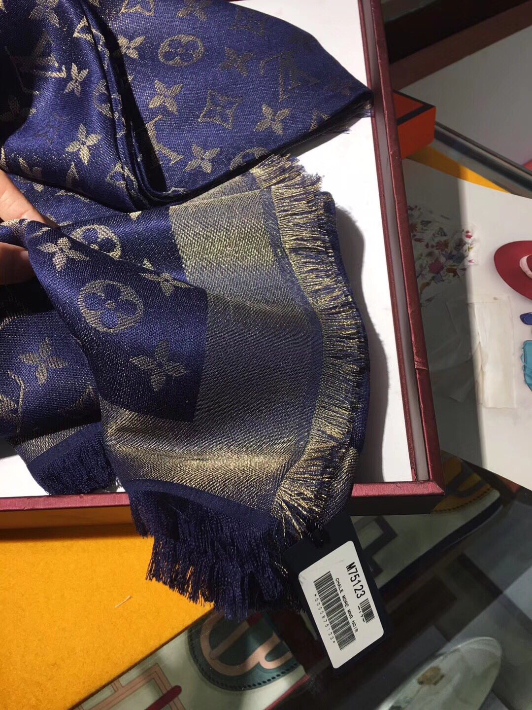 MONOGRAM SHINE(Gold) SHAWL, LOUIS VUITTON LV SHAWL