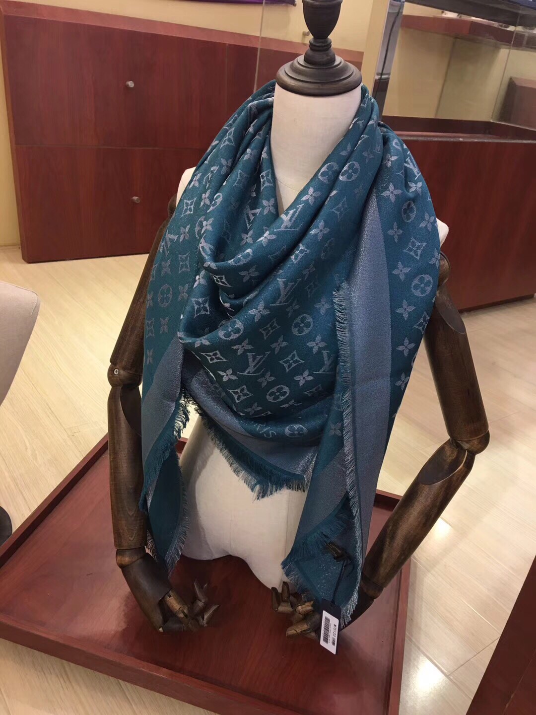 MONOGRAM SHINE(Silver) SHAWL, LOUIS VUITTON LV SHAWL