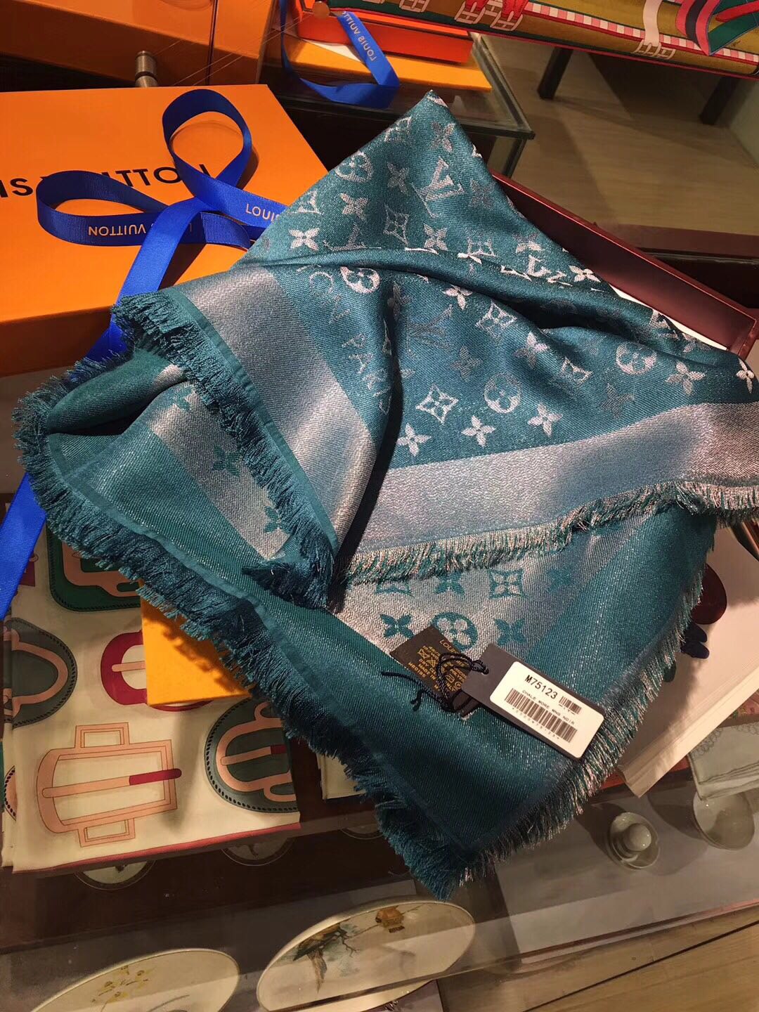 MONOGRAM SHINE(Silver) SHAWL, LOUIS VUITTON LV SHAWL