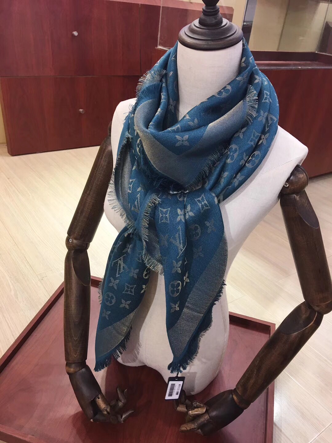 MONOGRAM SHINE(Gold) SHAWL, LOUIS VUITTON LV SHAWL