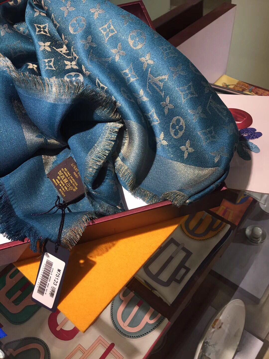 MONOGRAM SHINE(Gold) SHAWL, LOUIS VUITTON LV SHAWL