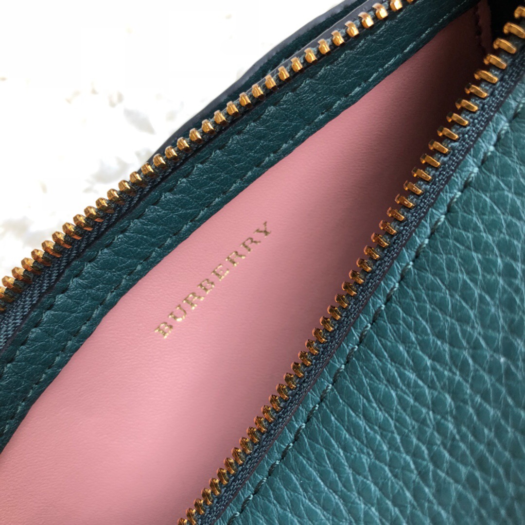 40751031, The Leather Barrel Bag, Burberry handbag