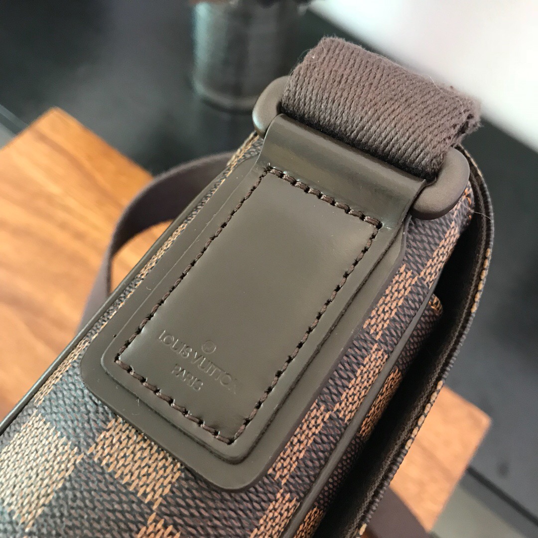 N41213 District PM, Louis Vuitton LV Handbag