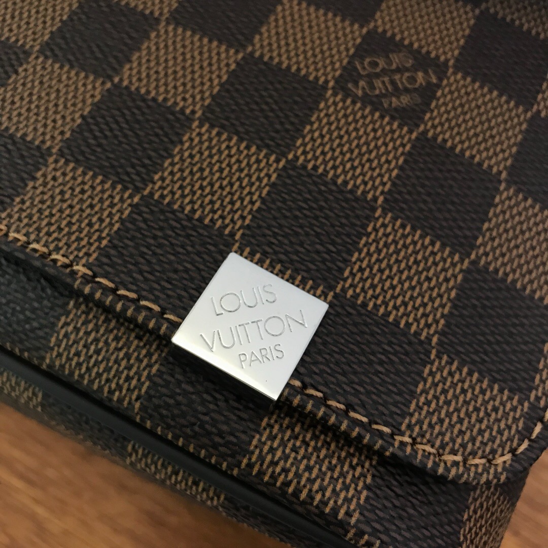 N41031 DISTRICT PM, Louis Vuitton LV Handbag