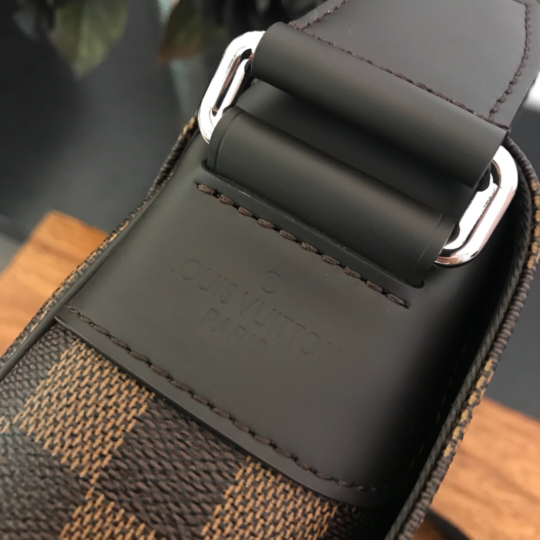 N41031 DISTRICT PM, Louis Vuitton LV Handbag