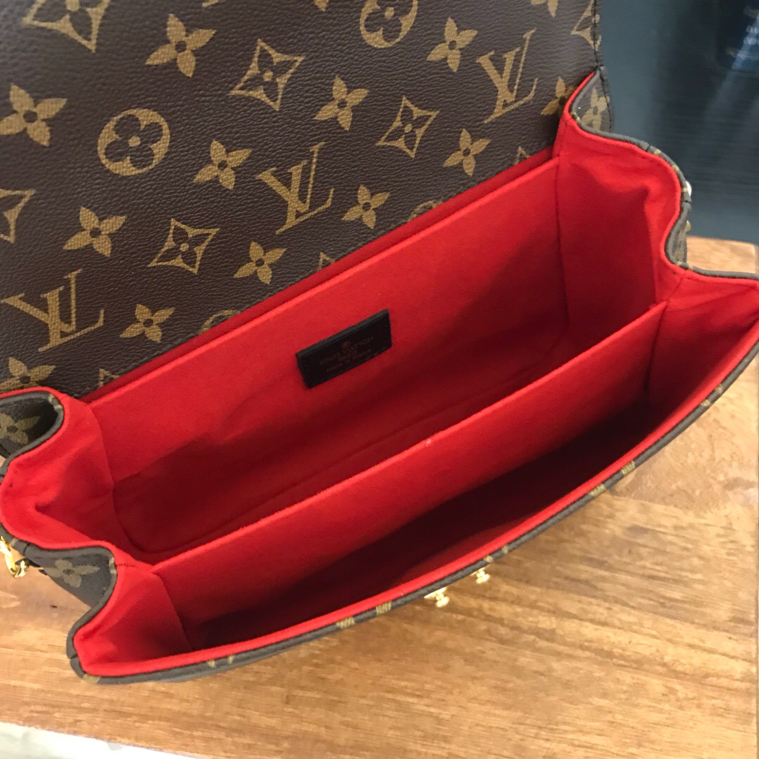 M43984, POCHETTE METIS, Louis Vuitton LV
