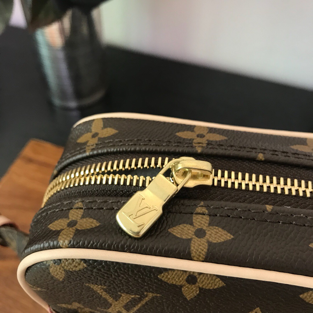 M45266, DANUBE PM, LOUIS VUITTON LV HANDBAGS