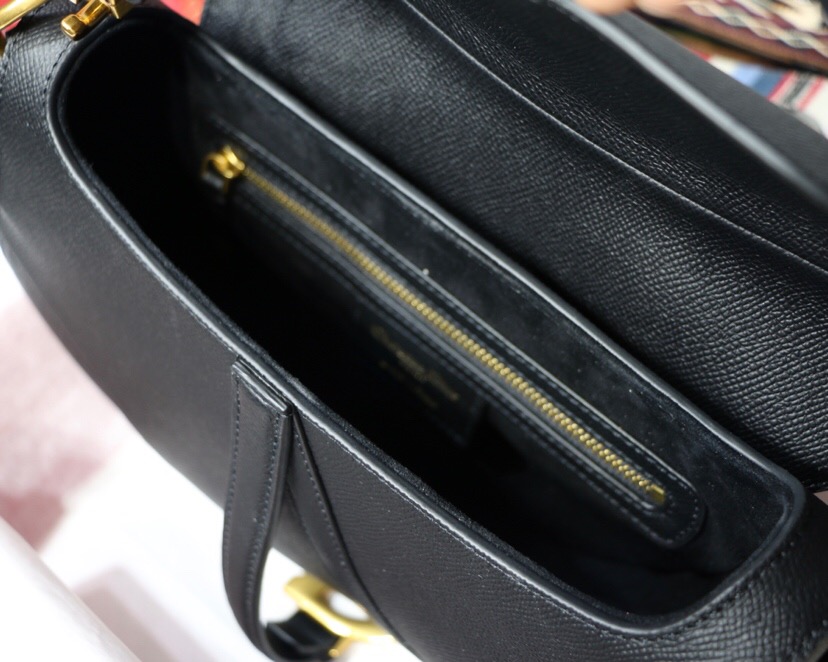 M0447CWVG, MINI DIOR SADDLE CALFSKIN BAG