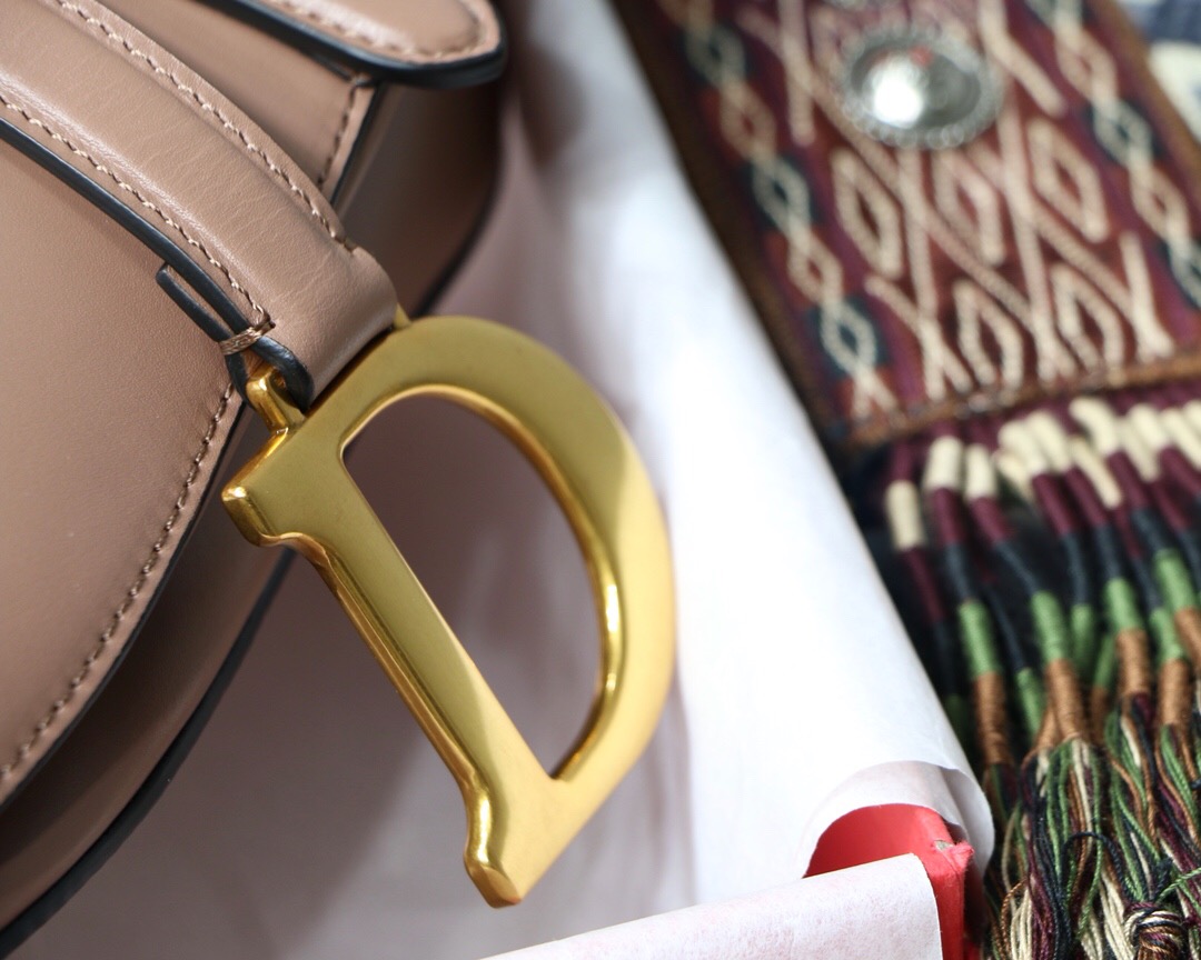 M0446CWVG, DIOR SADDLE CALFSKIN BAG