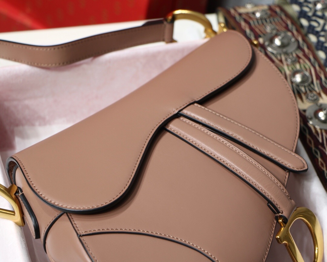 M0446CWVG, DIOR SADDLE CALFSKIN BAG