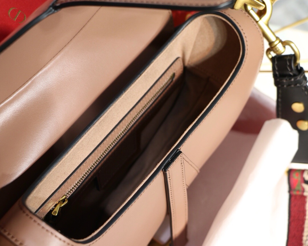 M0446CWVG, DIOR SADDLE CALFSKIN BAG