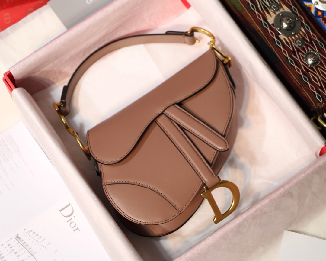 M0447CWVG, MINI DIOR SADDLE CALFSKIN BAG