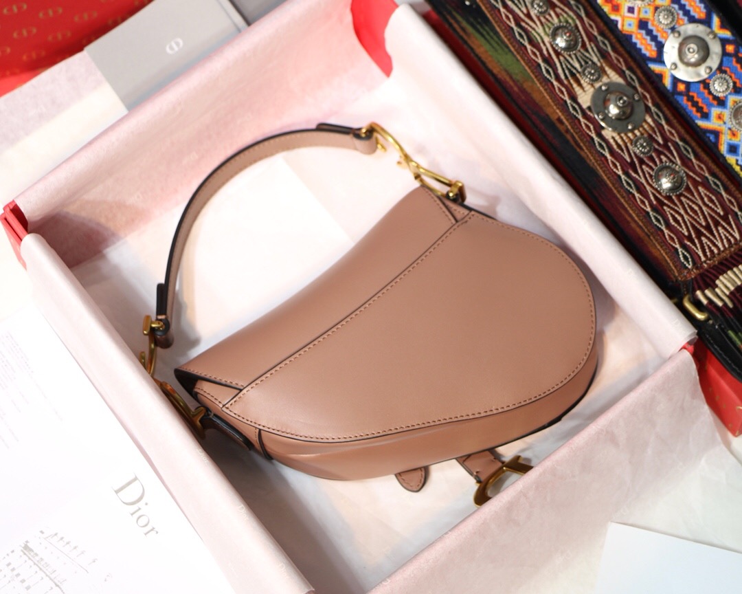 M0447CWVG, MINI DIOR SADDLE CALFSKIN BAG