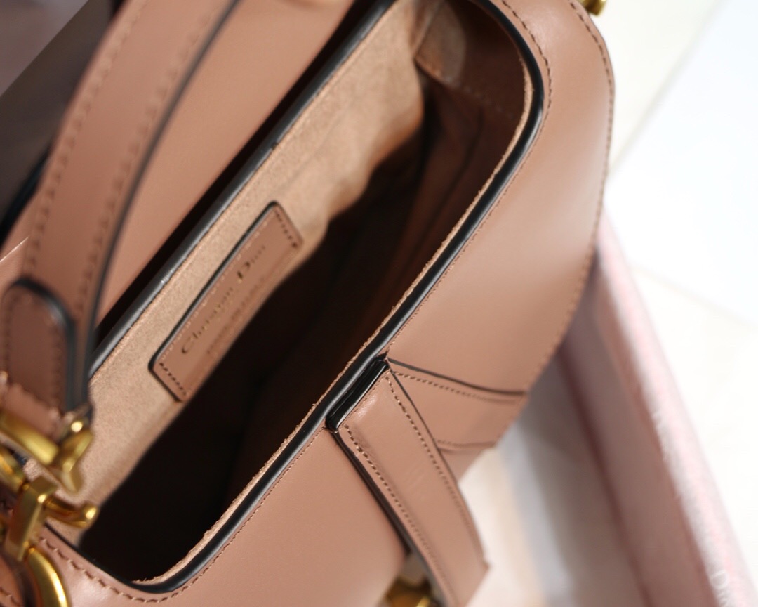 M0447CWVG, MINI DIOR SADDLE CALFSKIN BAG