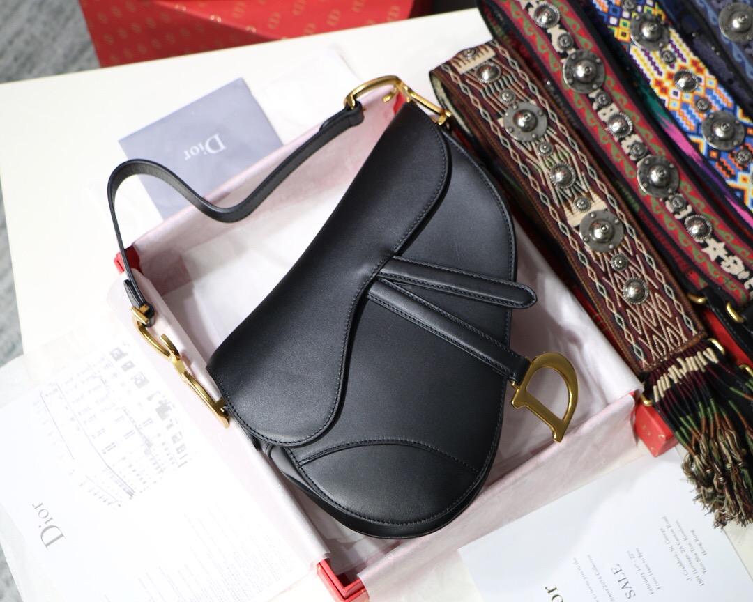 M0446CWVG, DIOR SADDLE CALFSKIN BAG