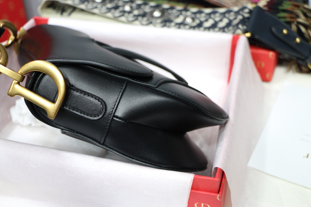 M0446CWVG, DIOR SADDLE CALFSKIN BAG