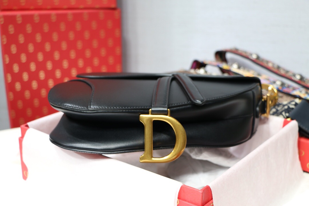 M0446CWVG, DIOR SADDLE CALFSKIN BAG