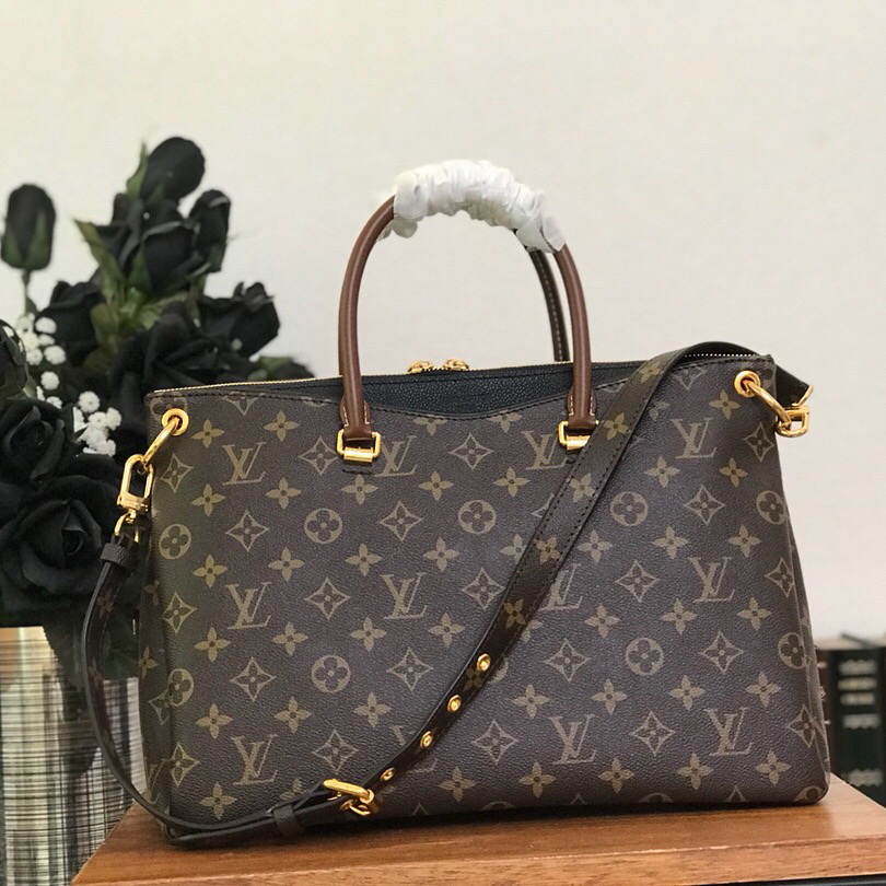 M41064, Pallas Luxury  Louis Vuitton Monogram Canvas and Leather Handbag