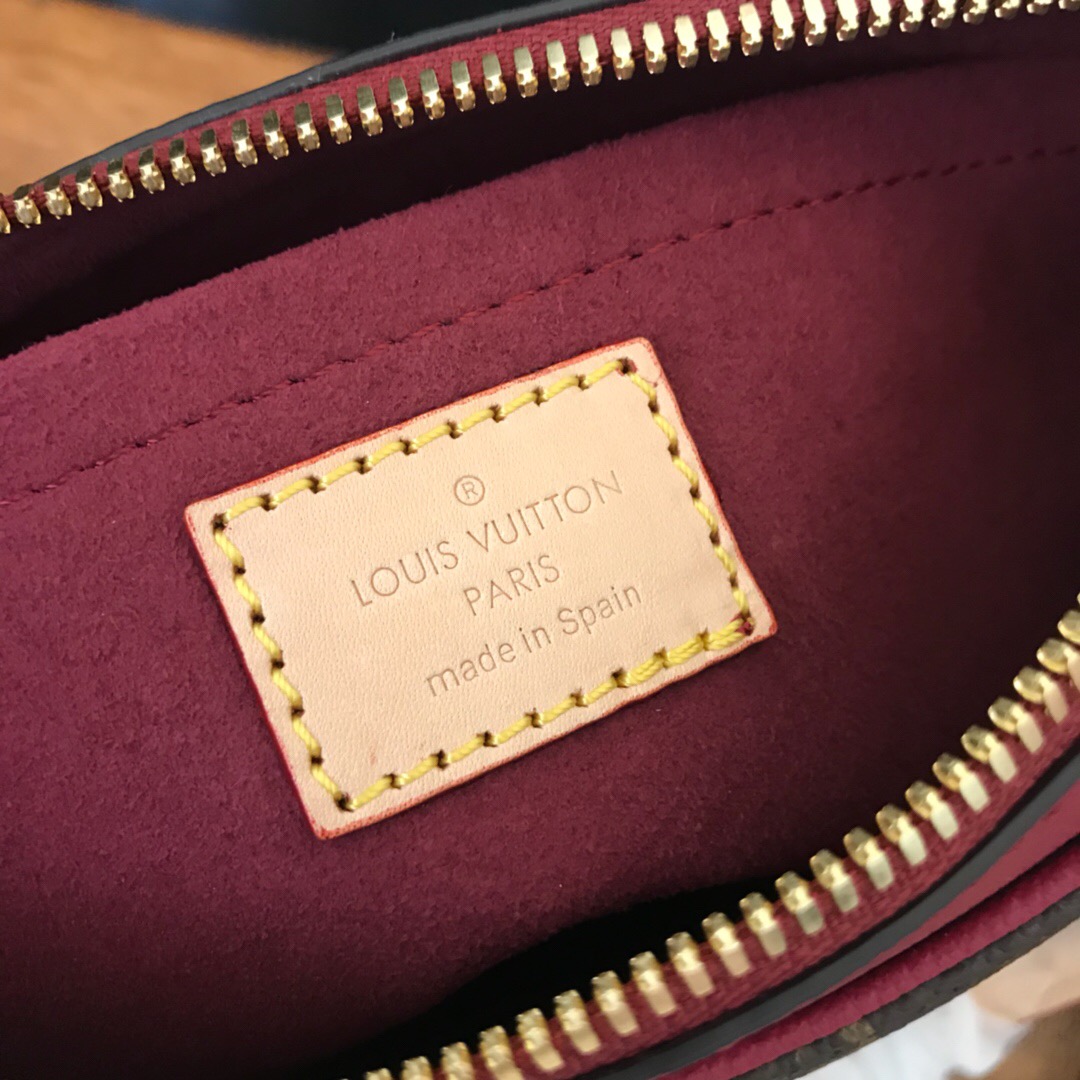 M41218ZS, PALLAS BB Luxury  Louis Vuitton Monogram Canvas and Leather Handbag