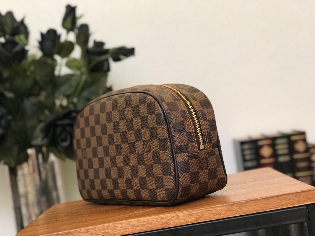 N47624, TOILETRY BAG 25, Louis Vuitton LV