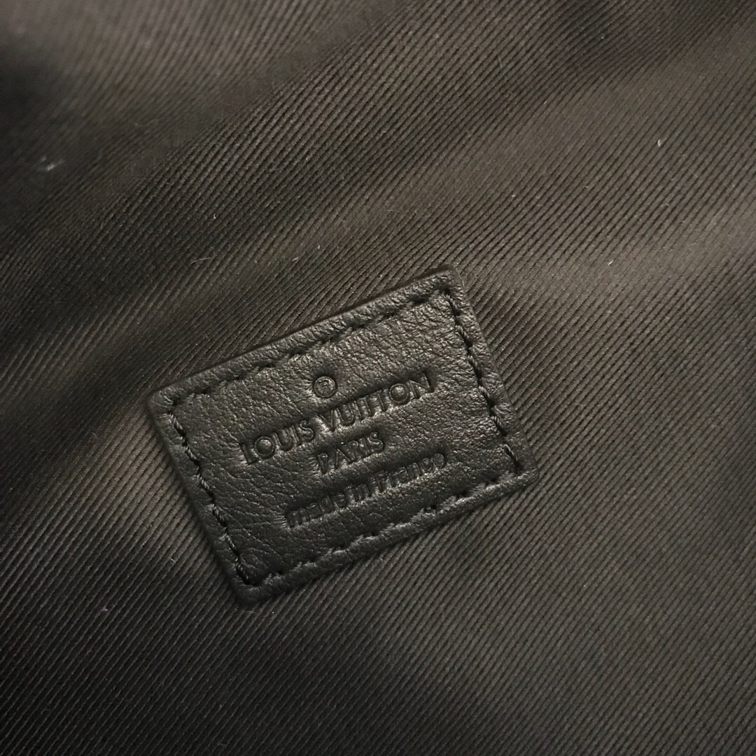 M44444, DISCOVERY BUMBAG, LOUIS VUITTON LV