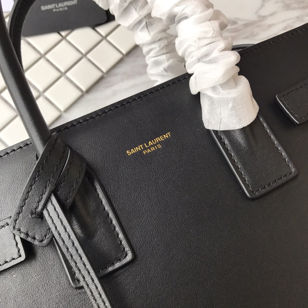 421859 CLASSIC SAC DE JOUR BABY IN SMOOTH LEATHER, YSL Saint Laurent