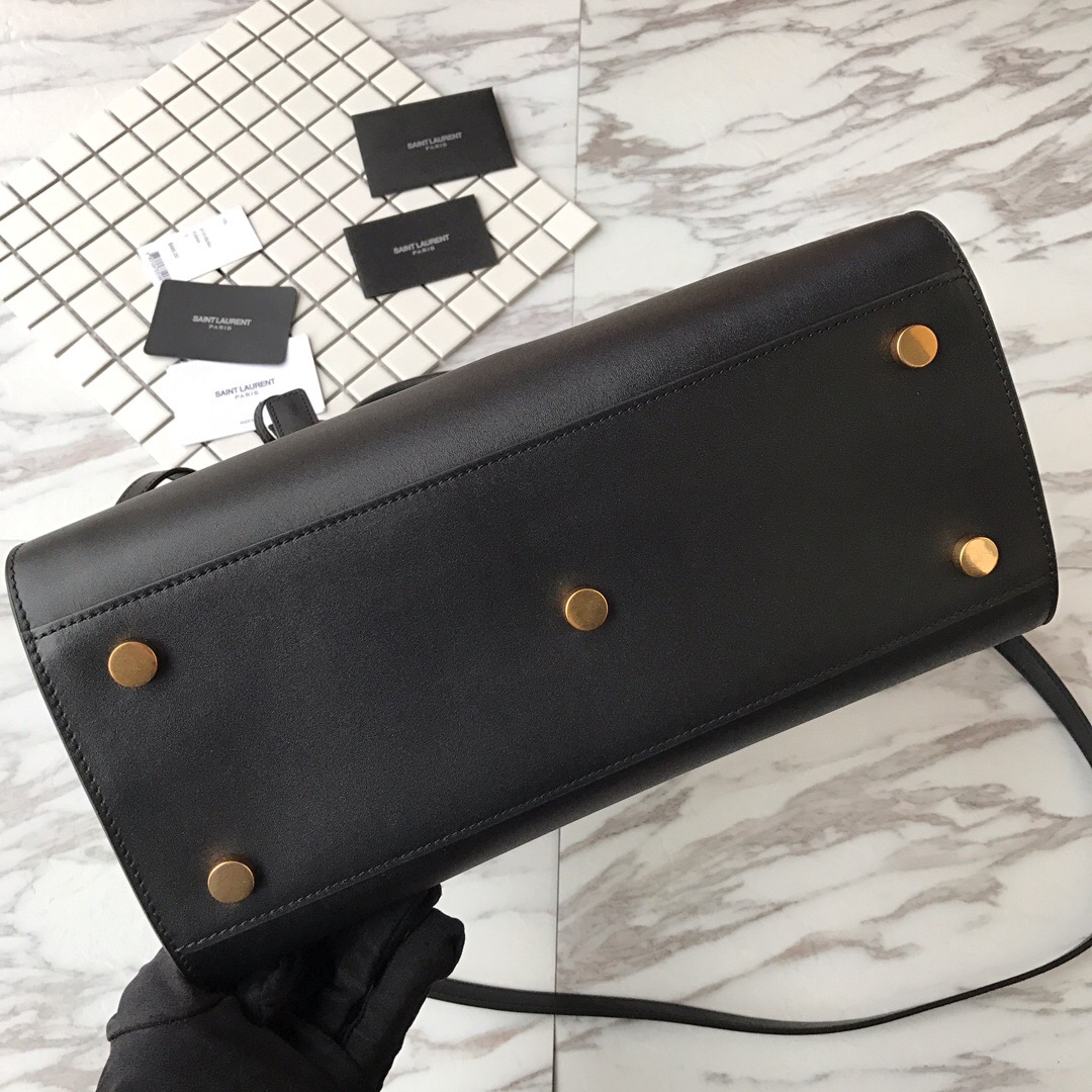 378299 CLASSIC SAC DE JOUR SMALL IN SMOOTH LEATHER, YSL Saint Laurent