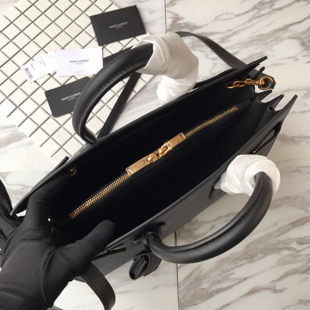 378299 CLASSIC SAC DE JOUR SMALL IN SMOOTH LEATHER, YSL Saint Laurent