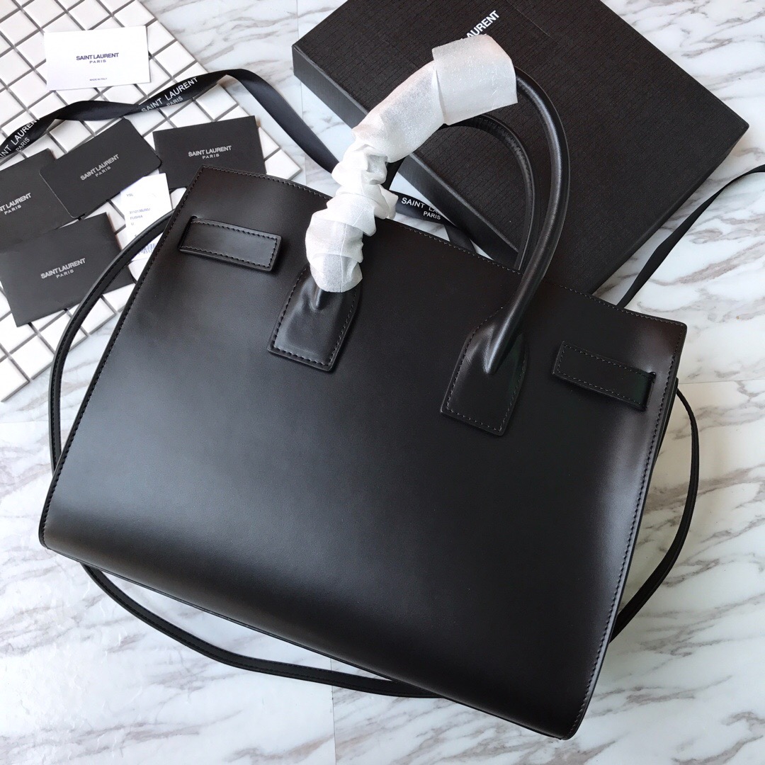 378299 CLASSIC SAC DE JOUR SMALL IN SMOOTH LEATHER, YSL Saint Laurent