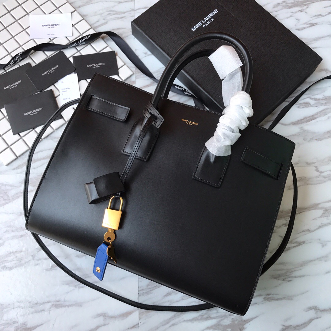 378299 CLASSIC SAC DE JOUR SMALL IN SMOOTH LEATHER, YSL Saint Laurent