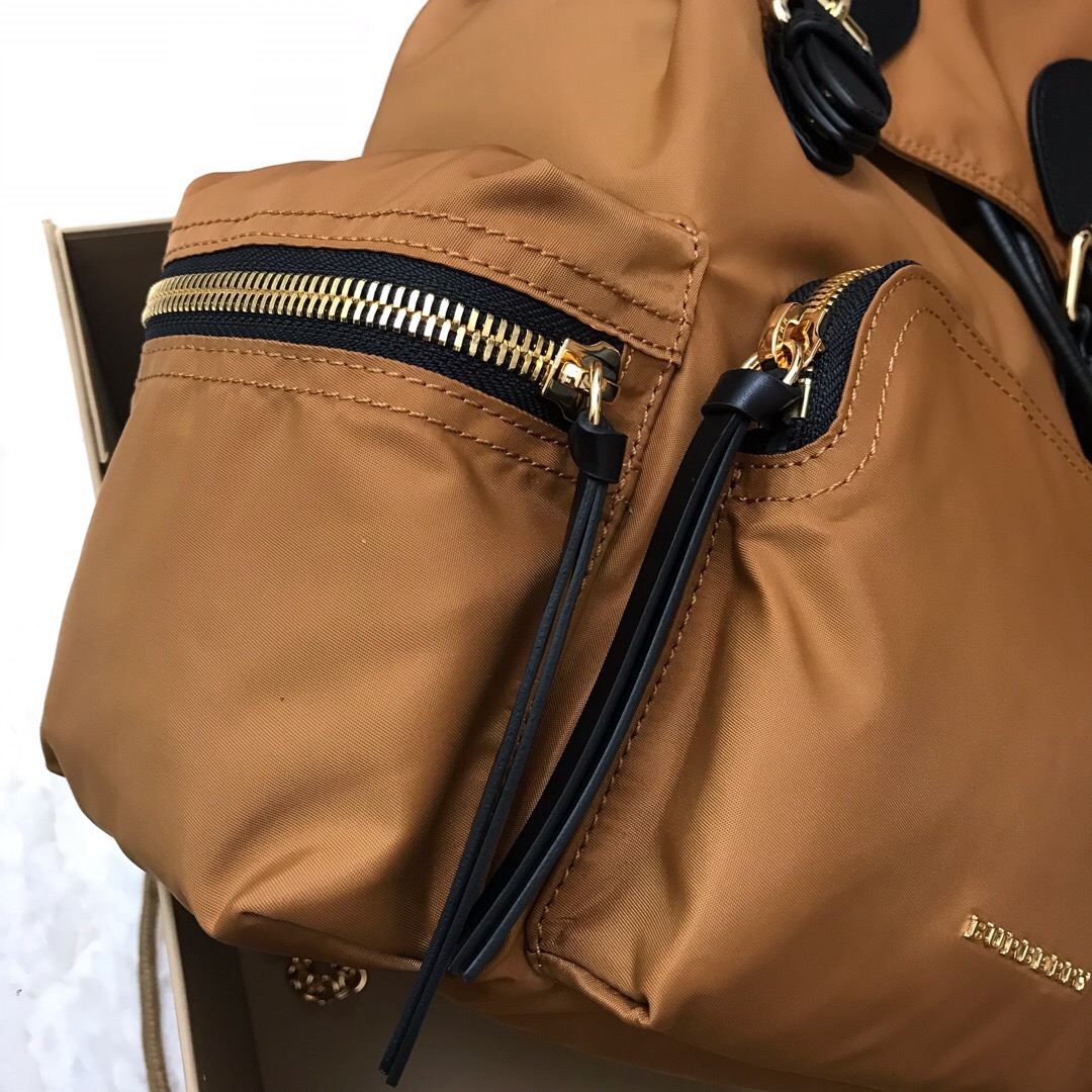 40166221, The Medium Rucksack in Technical Nylon and Leather, BURBERRY BACKPACKS