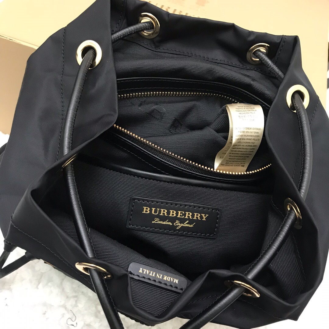 40166221, The Medium Rucksack in Technical Nylon and Leather, BURBERRY BACKPACKS