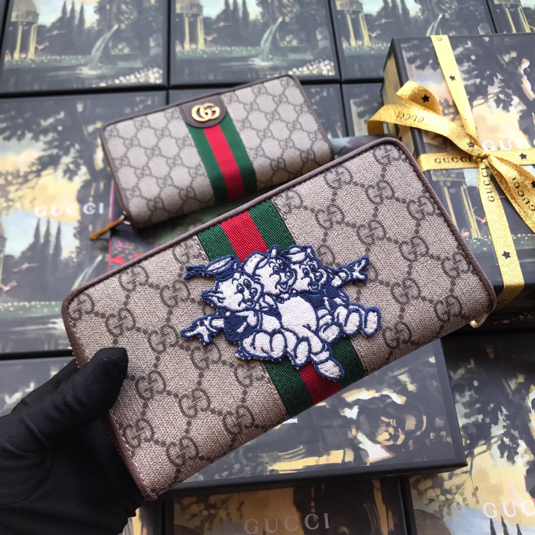 557696, Zip around wallet with Three Little Pigs, GUCCI WALLET CHINESE NEW YEAR