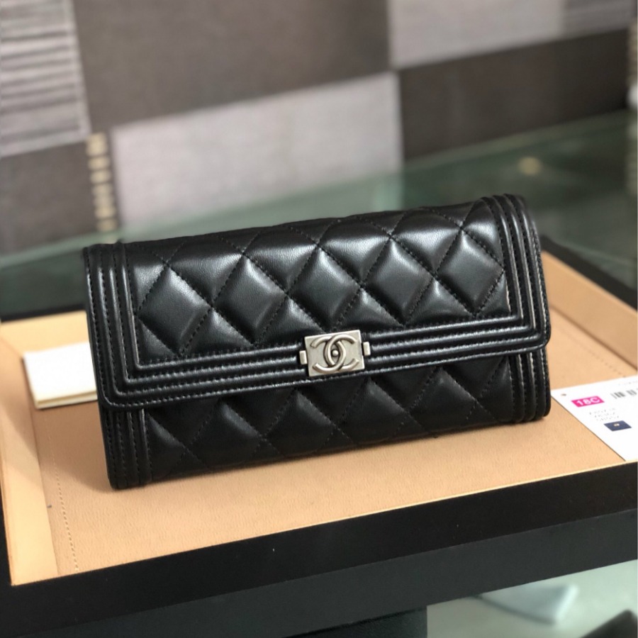 A80286 BOY CHANEL Flap Wallet, Lambskin, Chanel Wallet