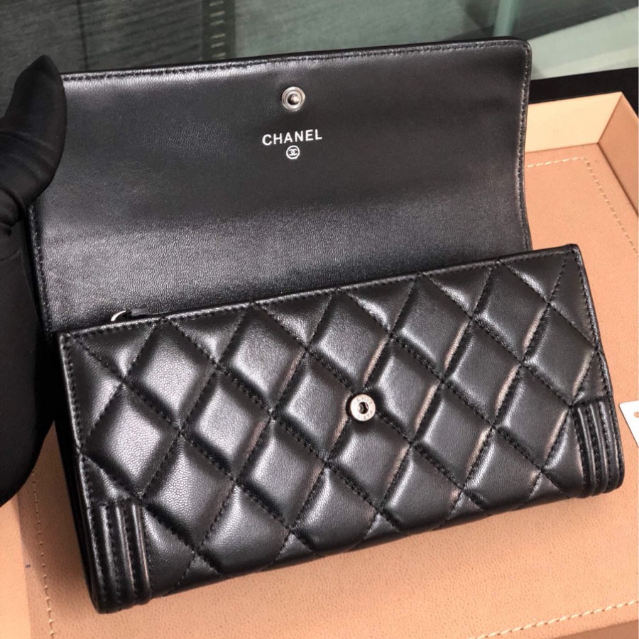 A80286 BOY CHANEL Flap Wallet, Lambskin, Chanel Wallet