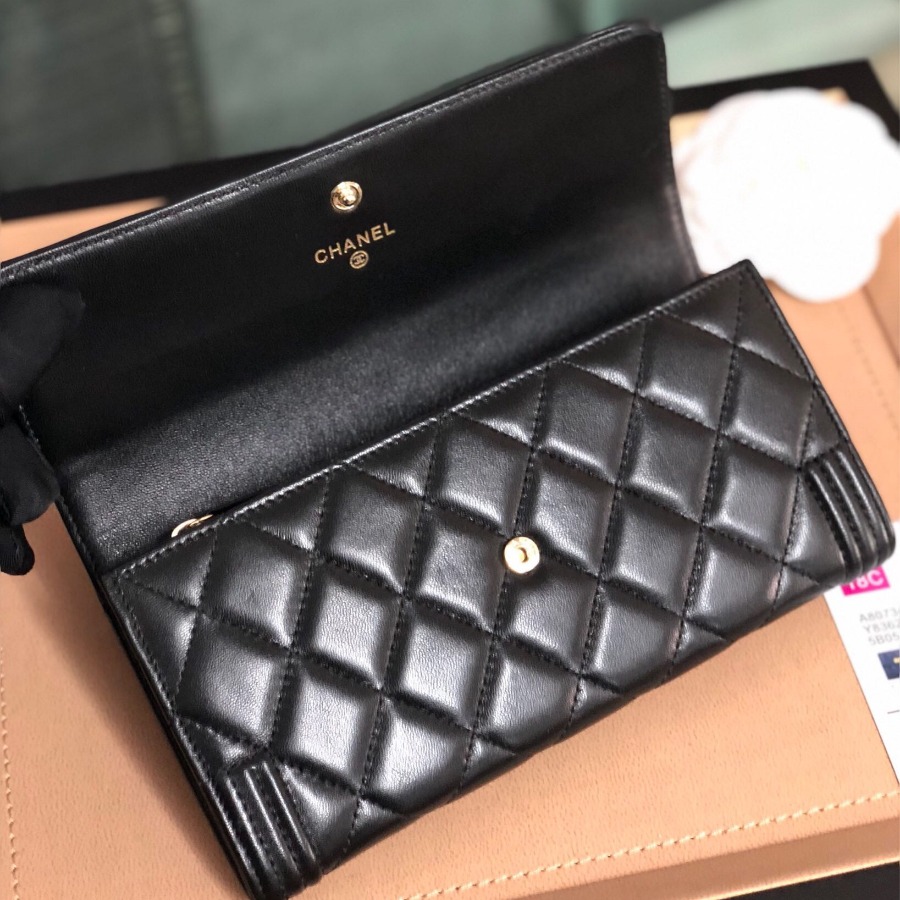 A80286 BOY CHANEL Flap Wallet, Lambskin, Chanel Wallet