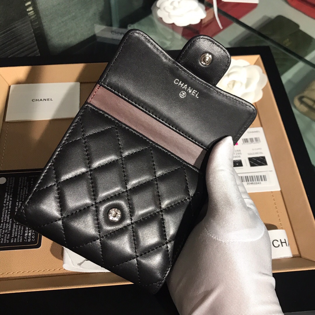 A82288 classic small flap wallet, Lambskin