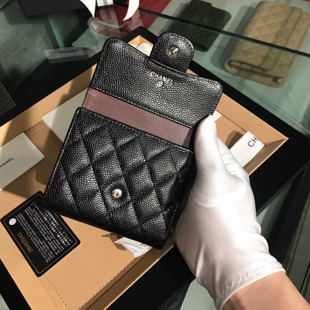 A81900  classic small flap wallet, CAVIAR CALFSKIN