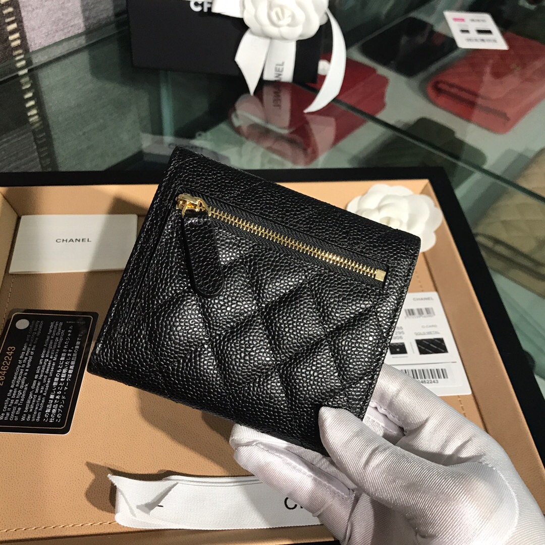 A81900  classic small flap wallet, CAVIAR CALFSKIN