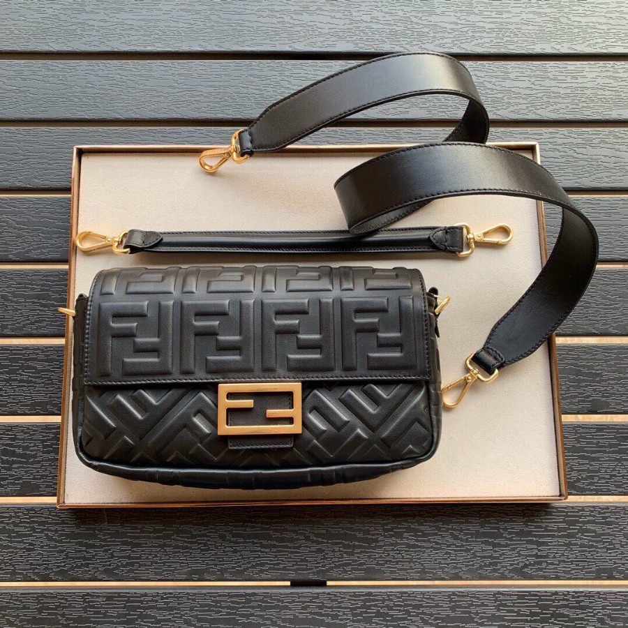 BAGUETTE, FENDI BAG