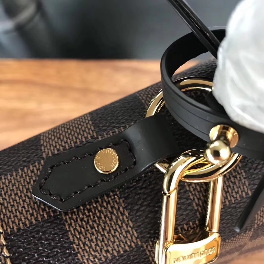 N64417, LOUIS VUITTON LV, Bond Street Mahina Leather Handbag