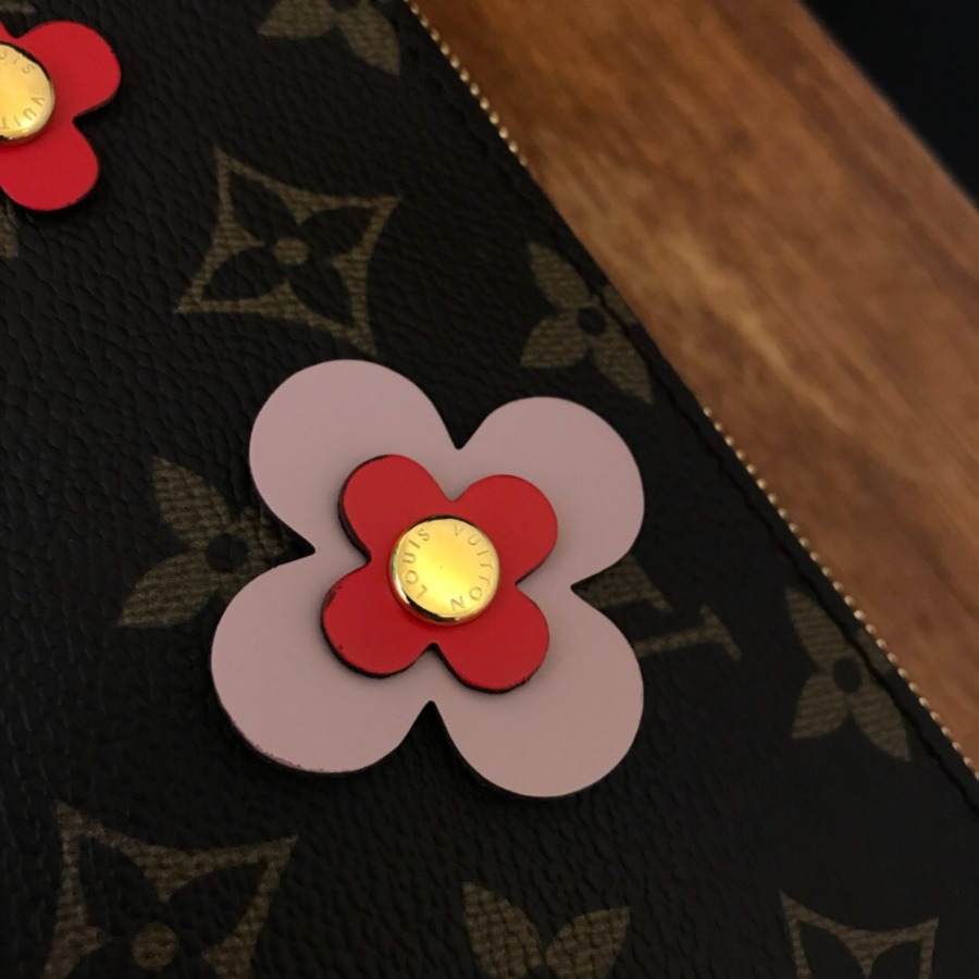 M63905, POCHETTE DOUBLE ZIP, Louis Vuitton LV Women | Small Leather Goods | Small Leather Goods