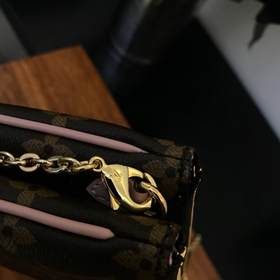 M63905, POCHETTE DOUBLE ZIP, Louis Vuitton LV Women | Small Leather Goods | Small Leather Goods