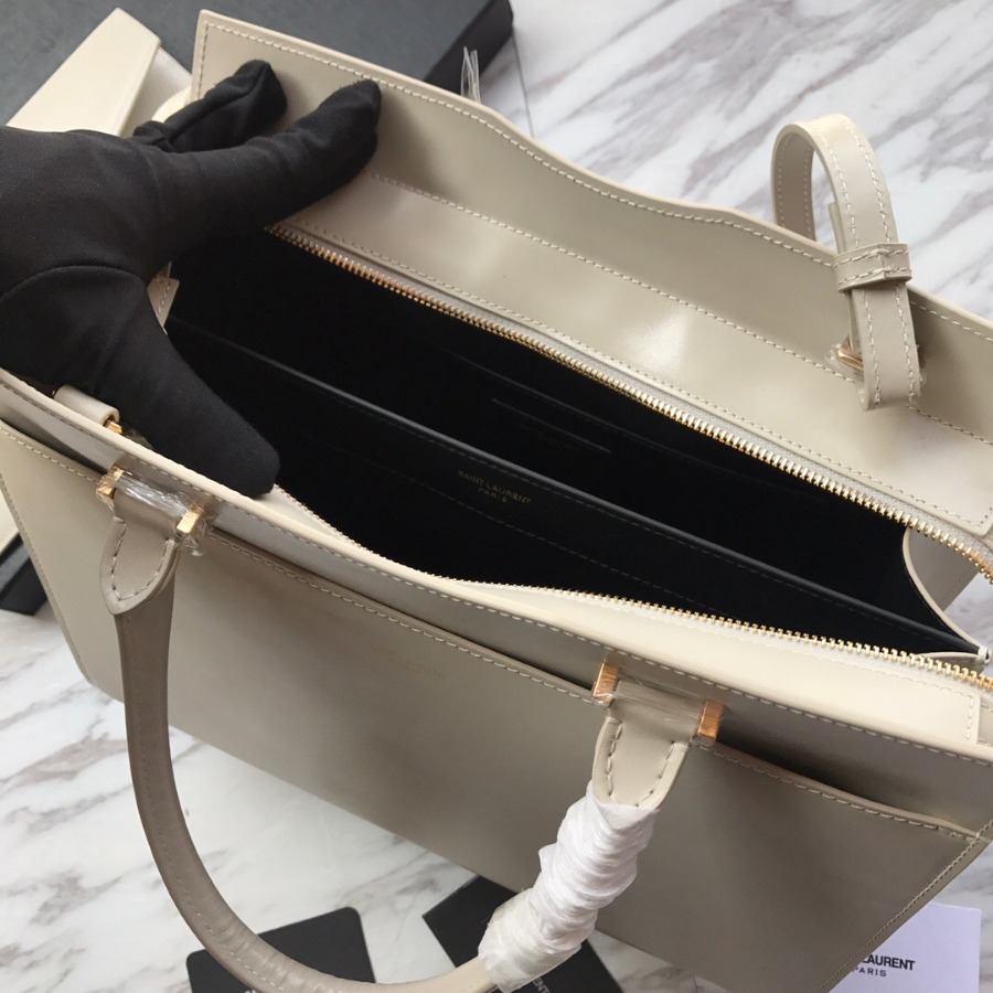 MEDIUM UPTOWN TOTE IN SHINY SMOOTH LEATHER, YSL Saint Laurent