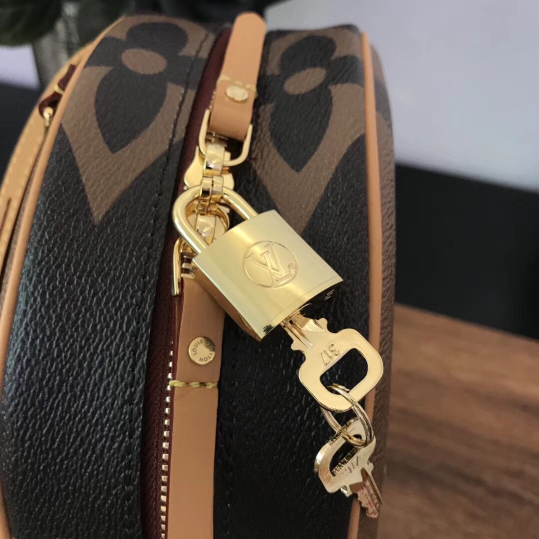 M44604 BOITE CHAPEAU SOUPLE, Louis Vuitton LV