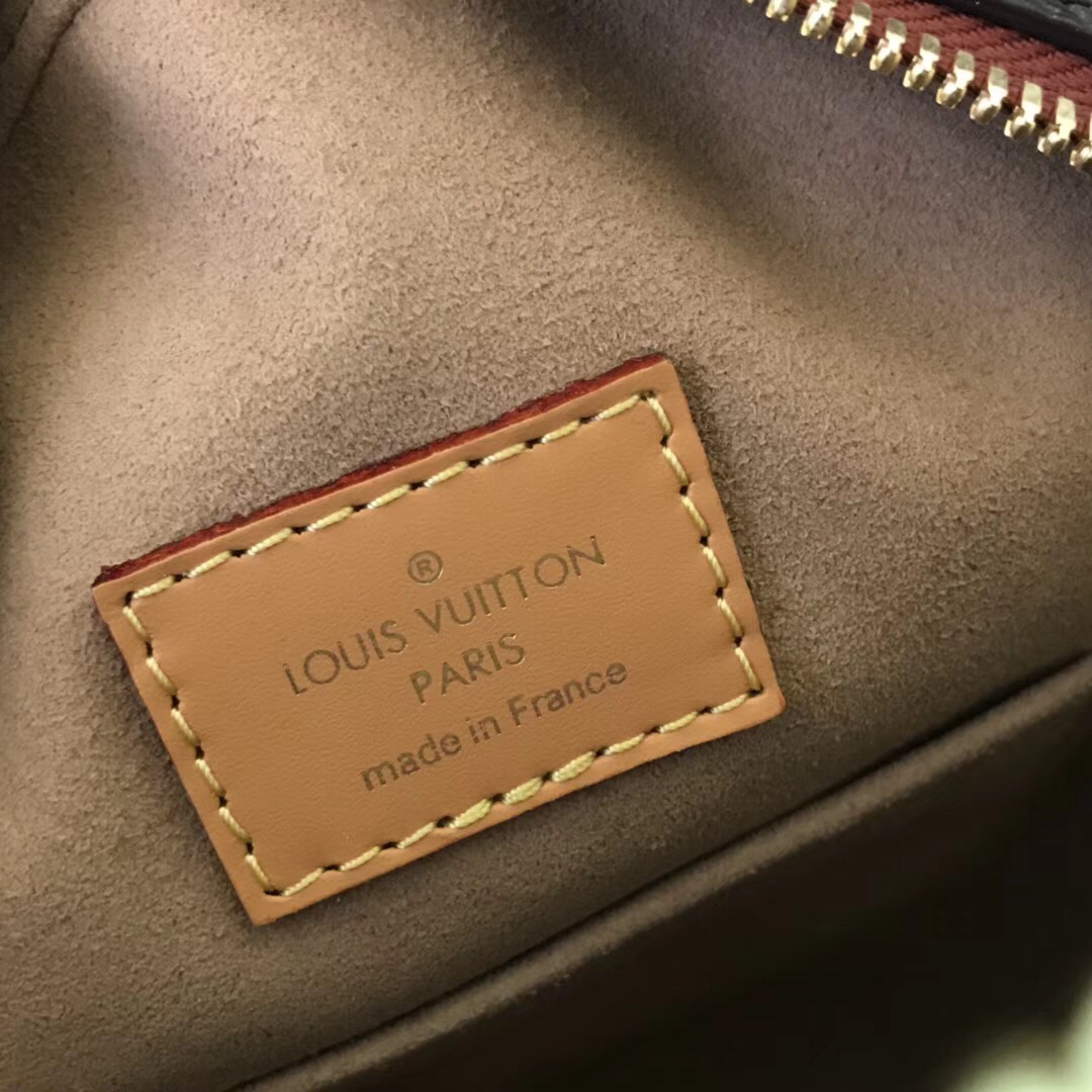 M44604 BOITE CHAPEAU SOUPLE, Louis Vuitton LV