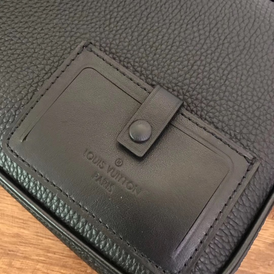 M52767 ALPHA MESSENGER, Louis Vuitton LV