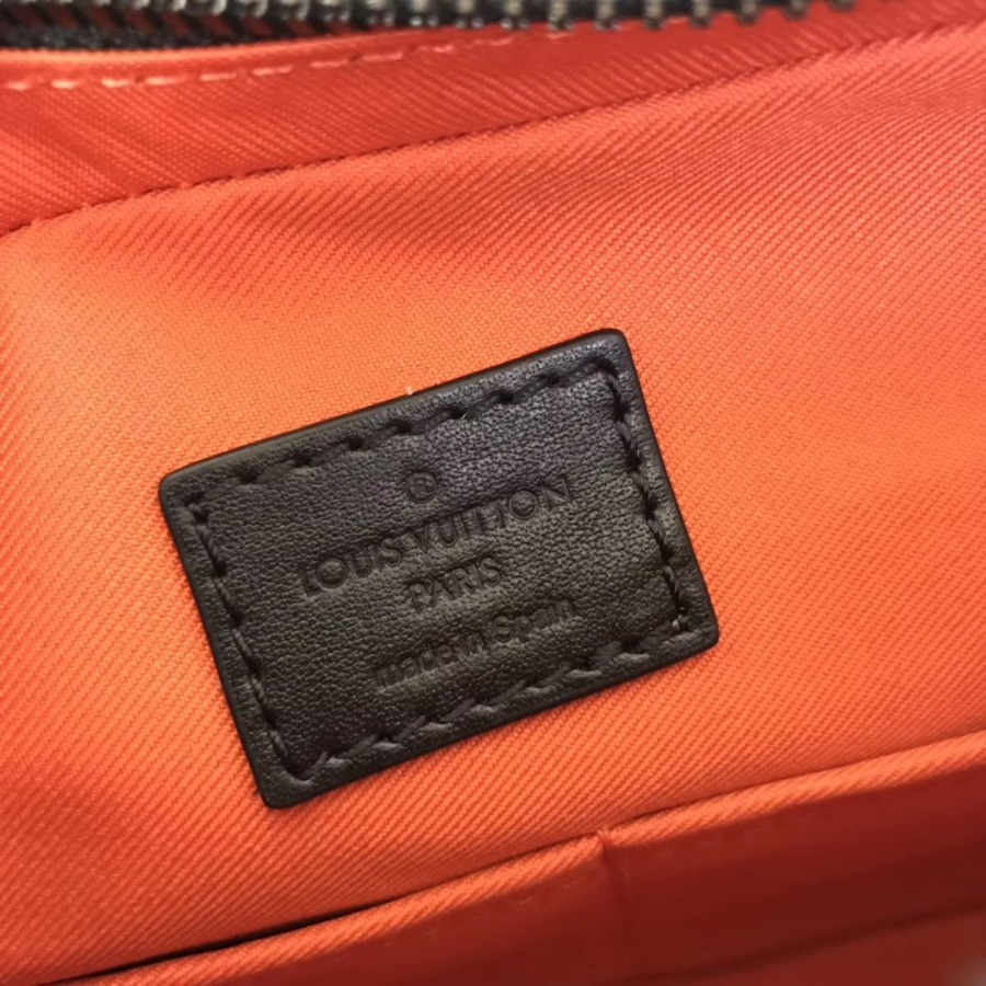 M52767 ALPHA MESSENGER, Louis Vuitton LV