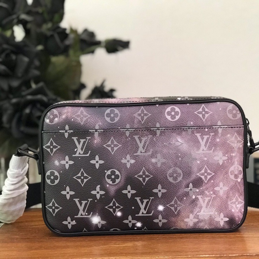 M44165 ALPHA MESSENGER, Louis Vuitton LV