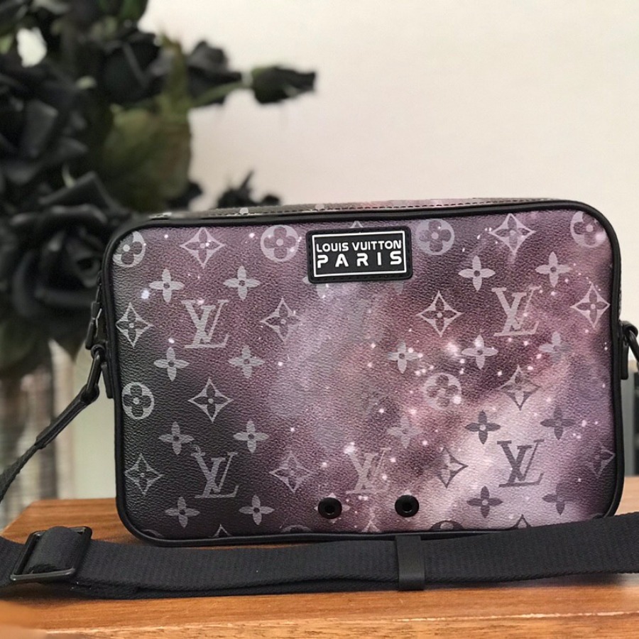 M44165 ALPHA MESSENGER, Louis Vuitton LV